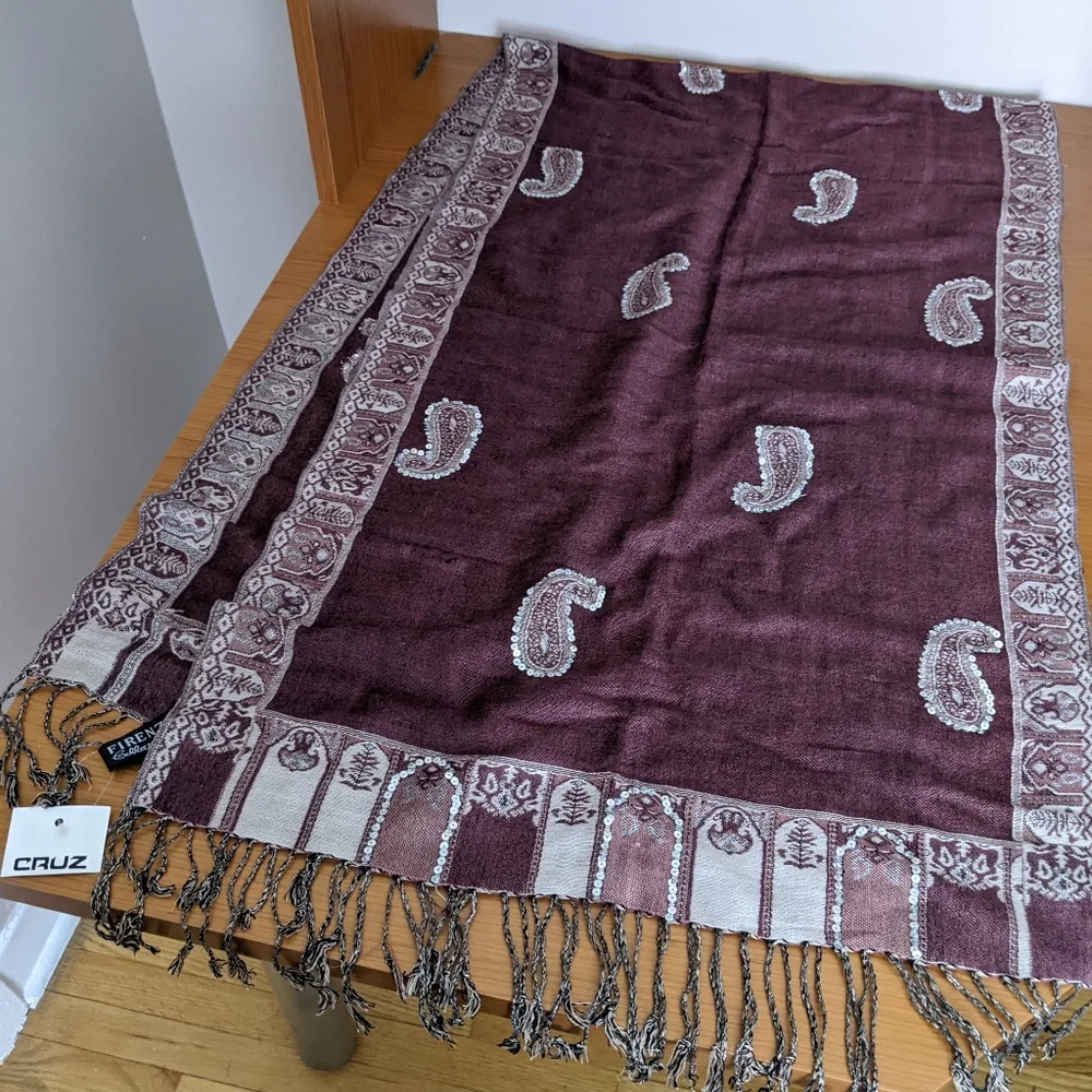 Scarf - Picture 2 of 3